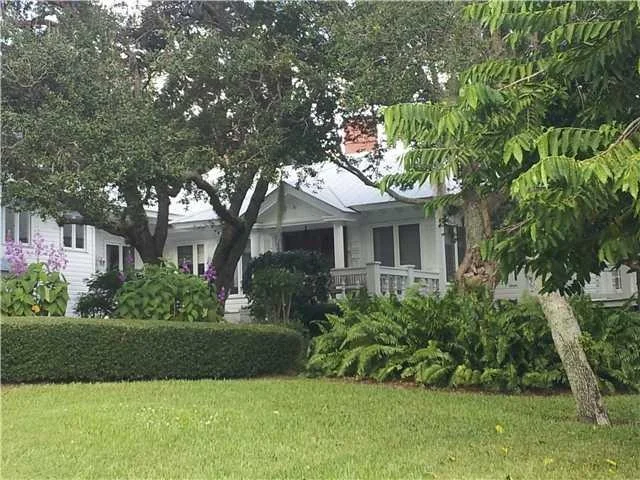 Photo of 6 OAK HILL Way