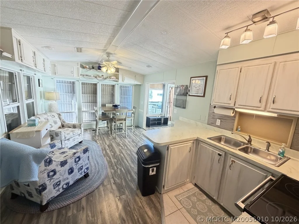 Photo of 185 Nettles Boulevard