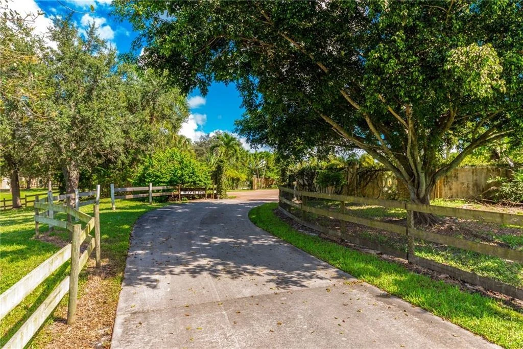 Photo of 1701 SE Ranch Road