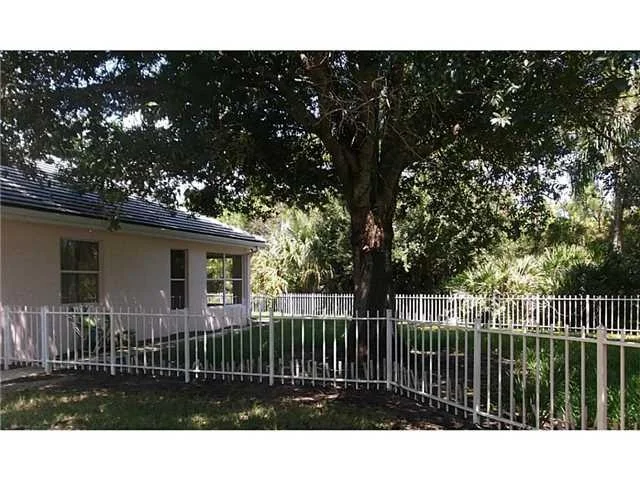 Photo of 7187 SE Bitterroot Circle