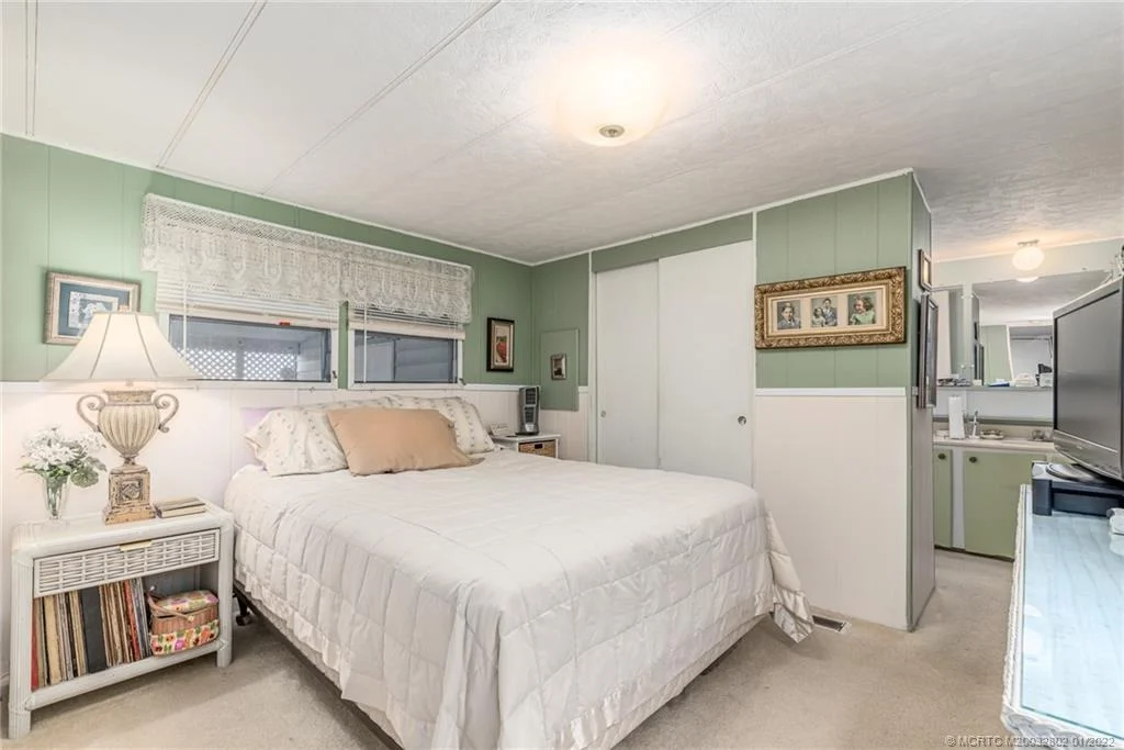 Photo of 160 SE Easy Street