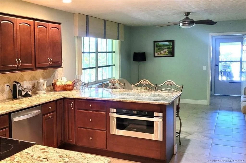Photo of 3852 SE Fairway W