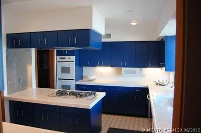 Photo of 895 SE Macarthur Boulevard