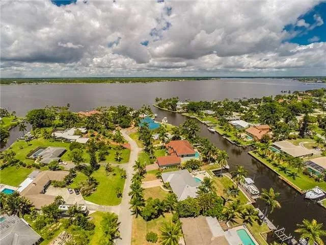 Photo of 1695 NW Harbor Place