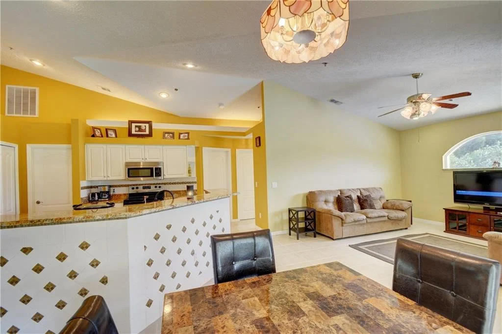 Photo of 864 SE Waterside Way