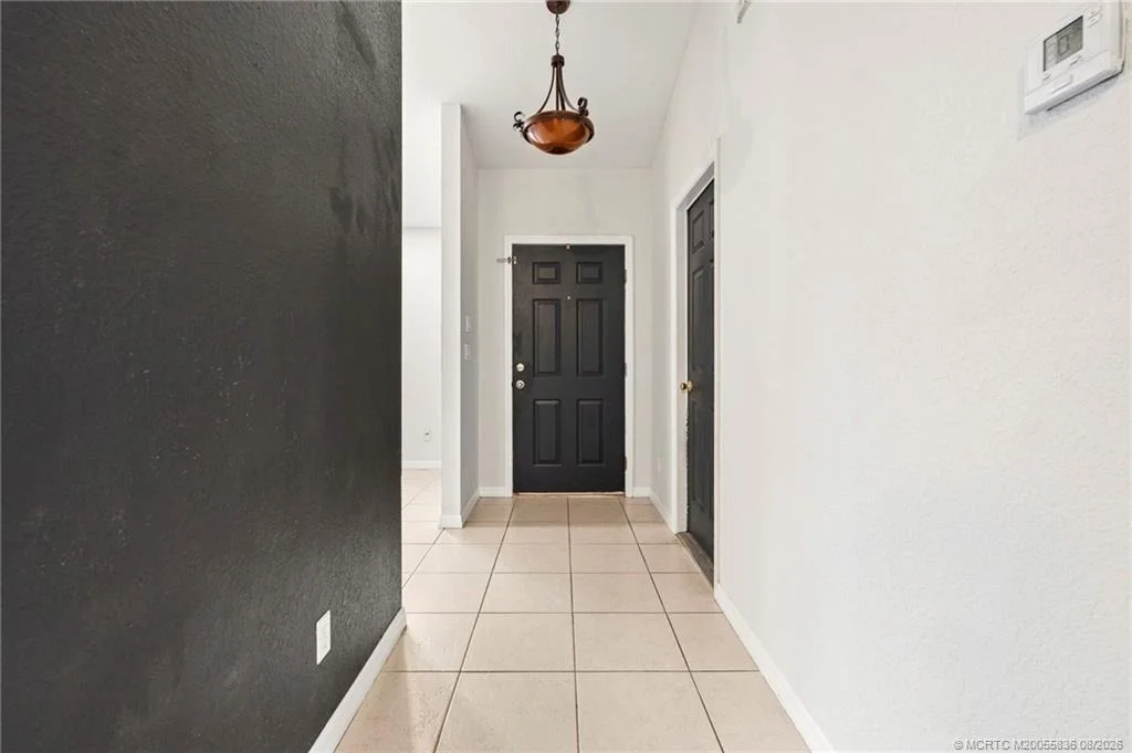 Photo of 984 NW 16th Place