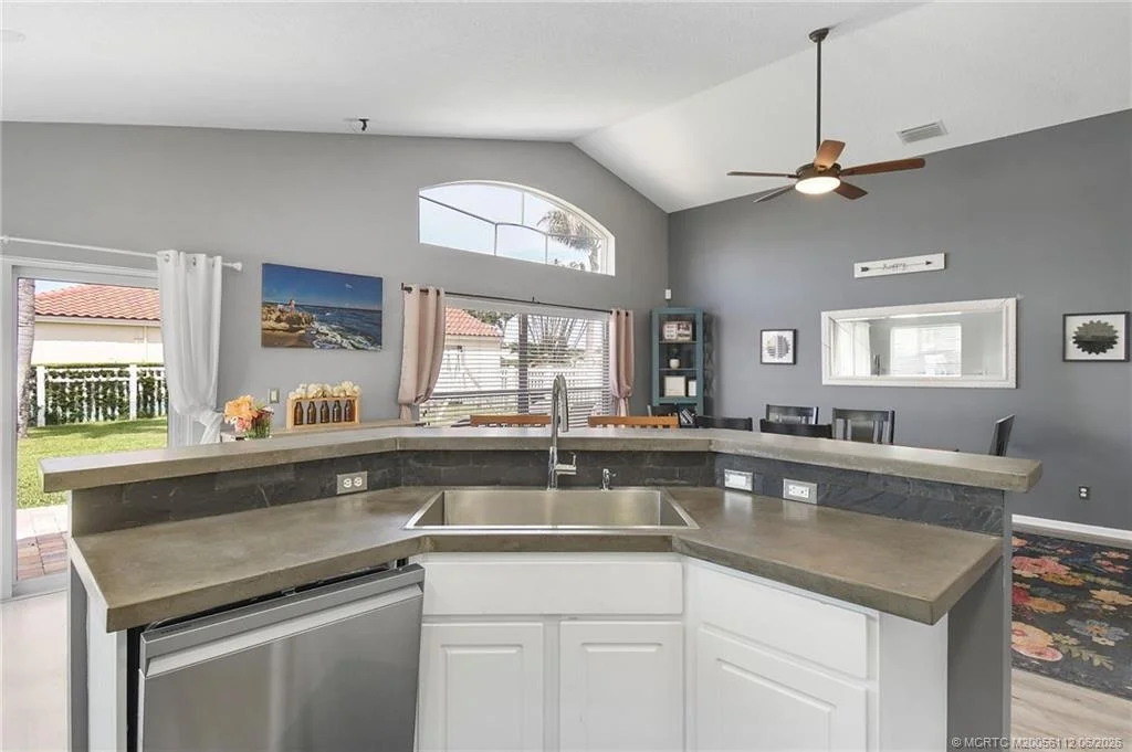 Photo of 1015 SE Westminster Place