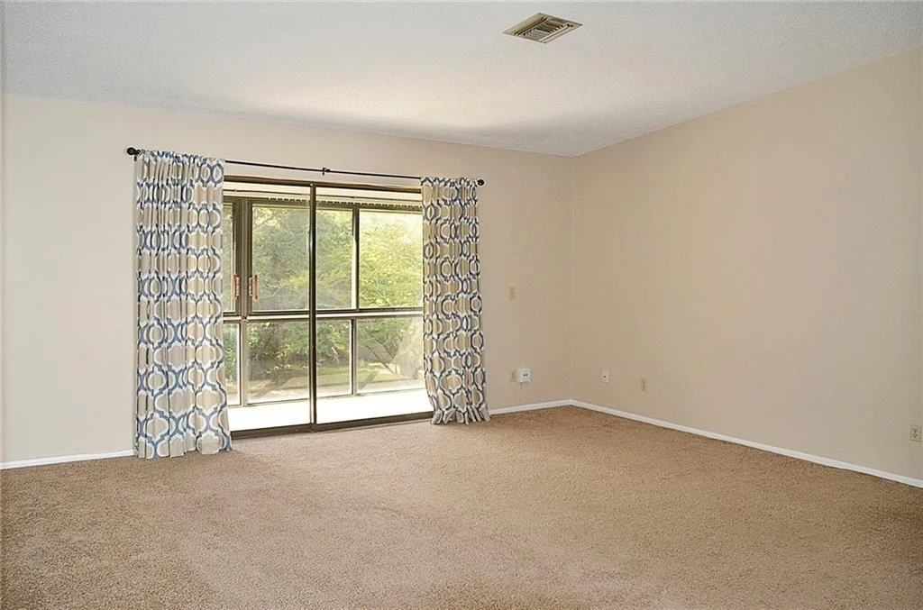 Photo of Unit 210 at 800 NW Fork Road