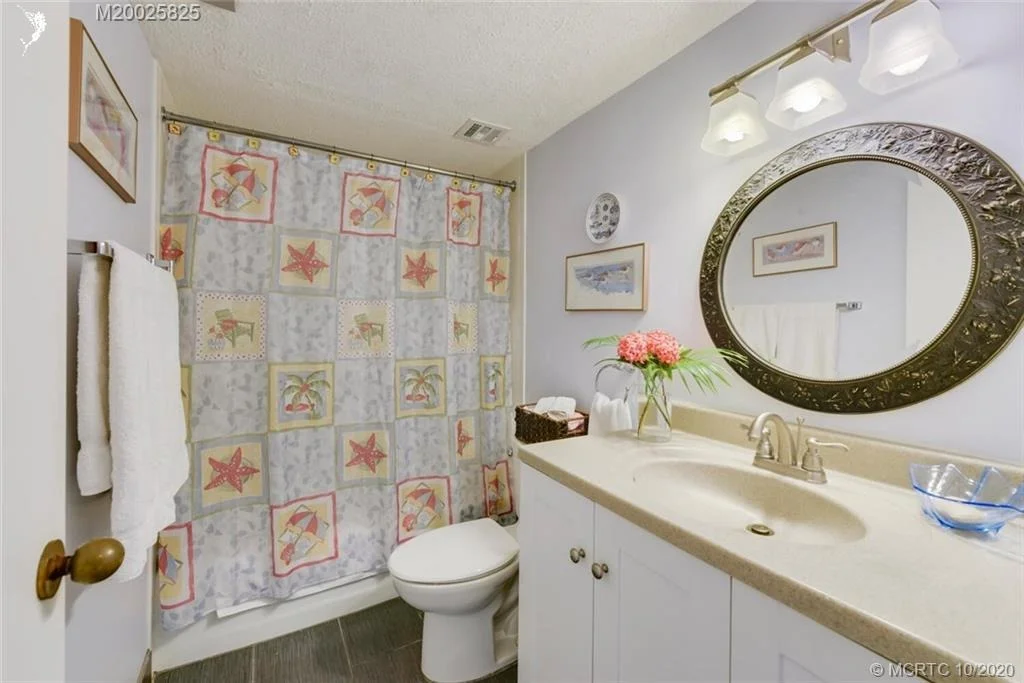 Photo of 320 NE Golfview Circle