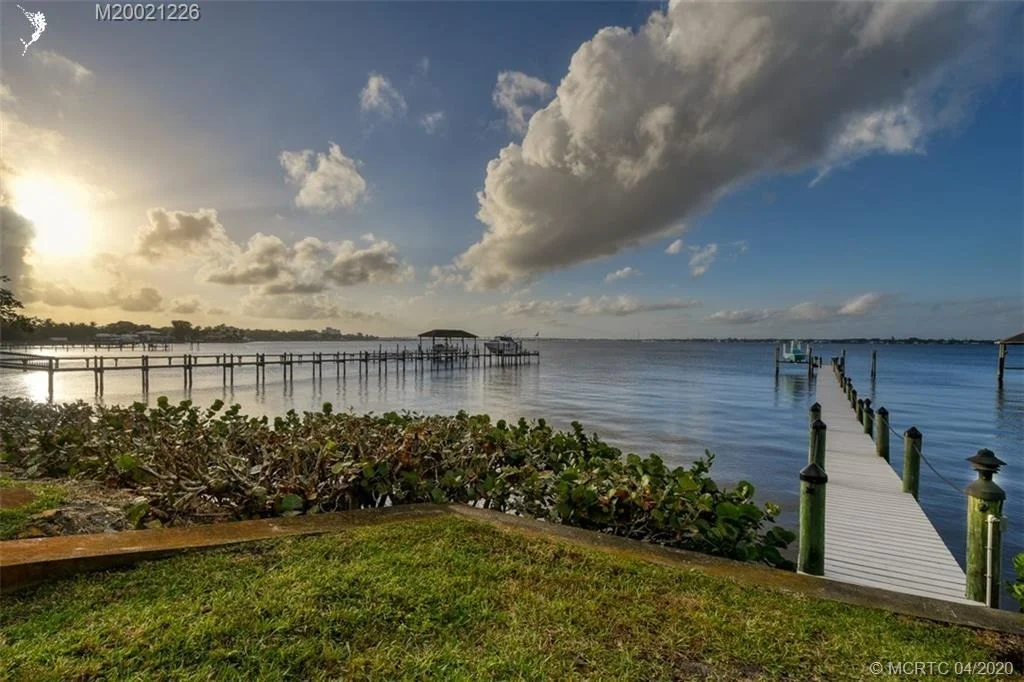 Photo of 1401 SE Riverside Drive
