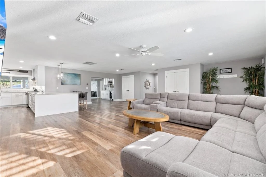 Photo of 1275 NW Pine Lake Drive