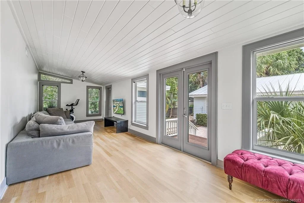 Photo of 135 SE Martin Avenue