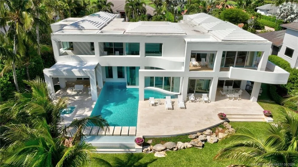 Photo of 7034 SE Harbor Circle