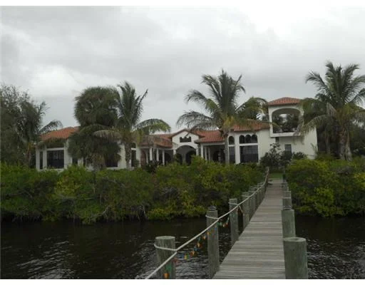 Photo of 643 SW OVERLOOK Drive