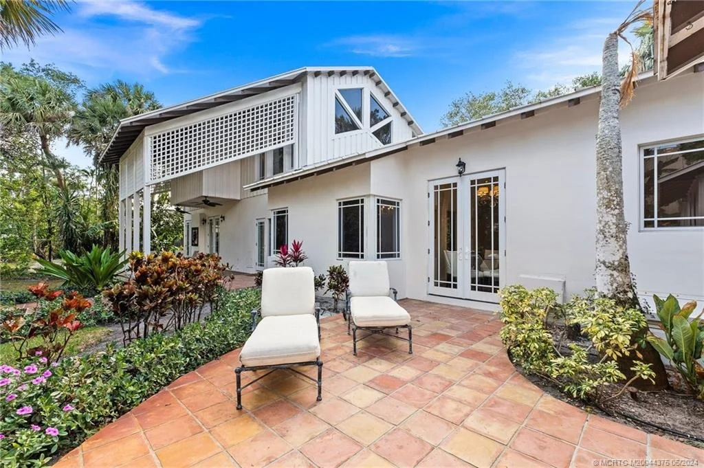 Photo of 12 Oakwood Drive