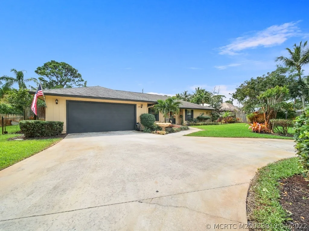 Photo of 3870 SE Quanset Terrace