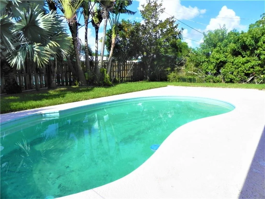 Photo of 1686 SE 10th Street