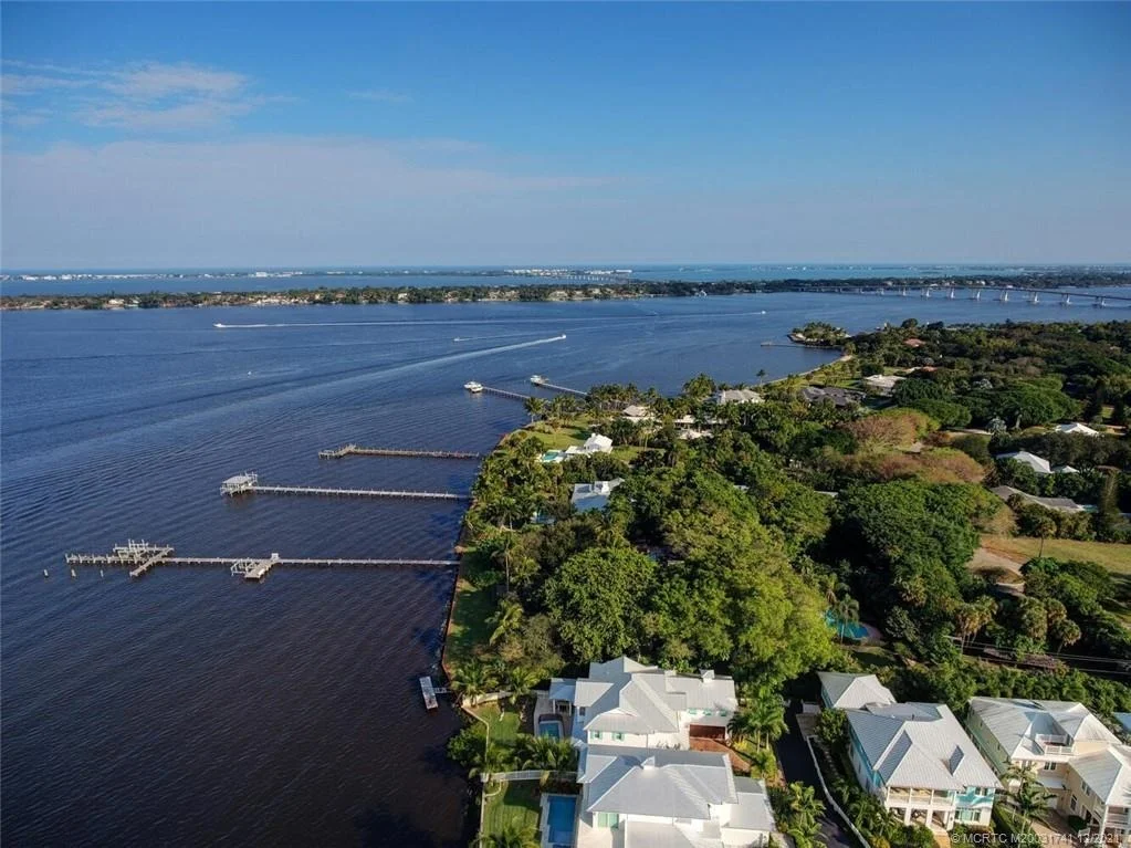 Photo of 21 SE Harbor Point Drive