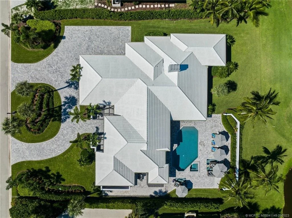 Photo of 6741 SE Harbor Circle