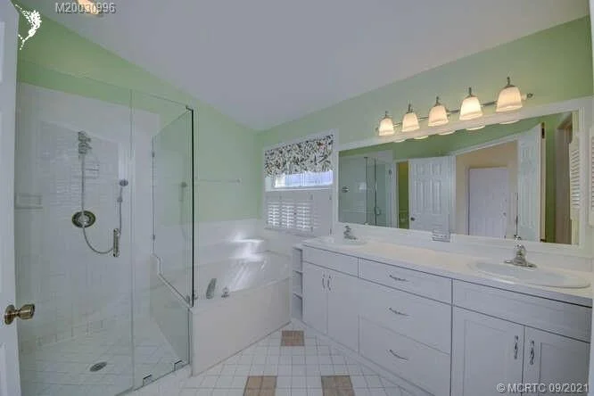 Photo of 7011 SE Cutler Trail