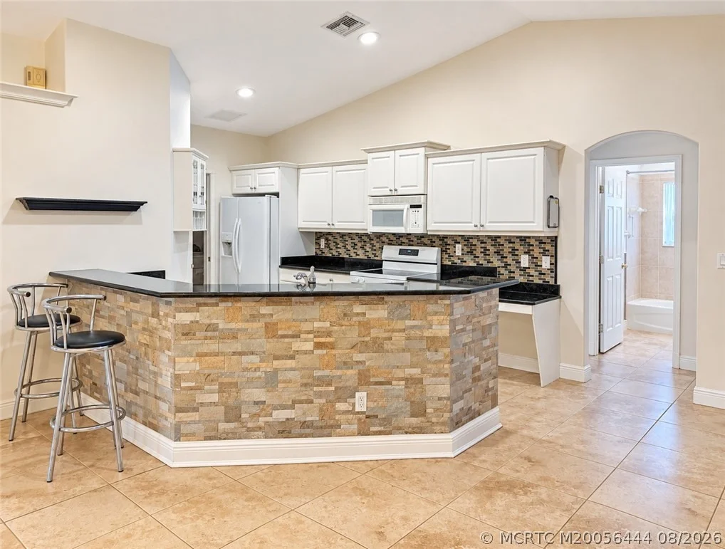 Photo of 446 NE Vanda Terrado