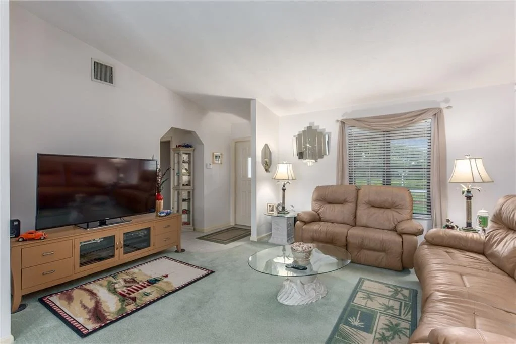 Photo of 5715 Sunset Boulevard