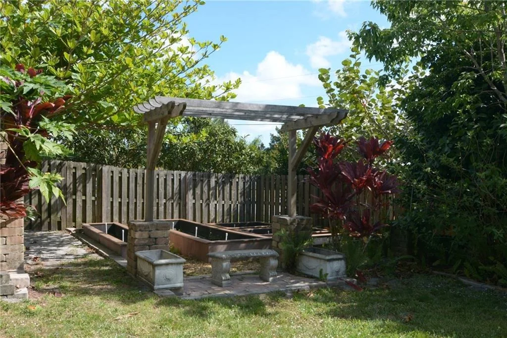 Photo of 8802 SW Avocado Lane
