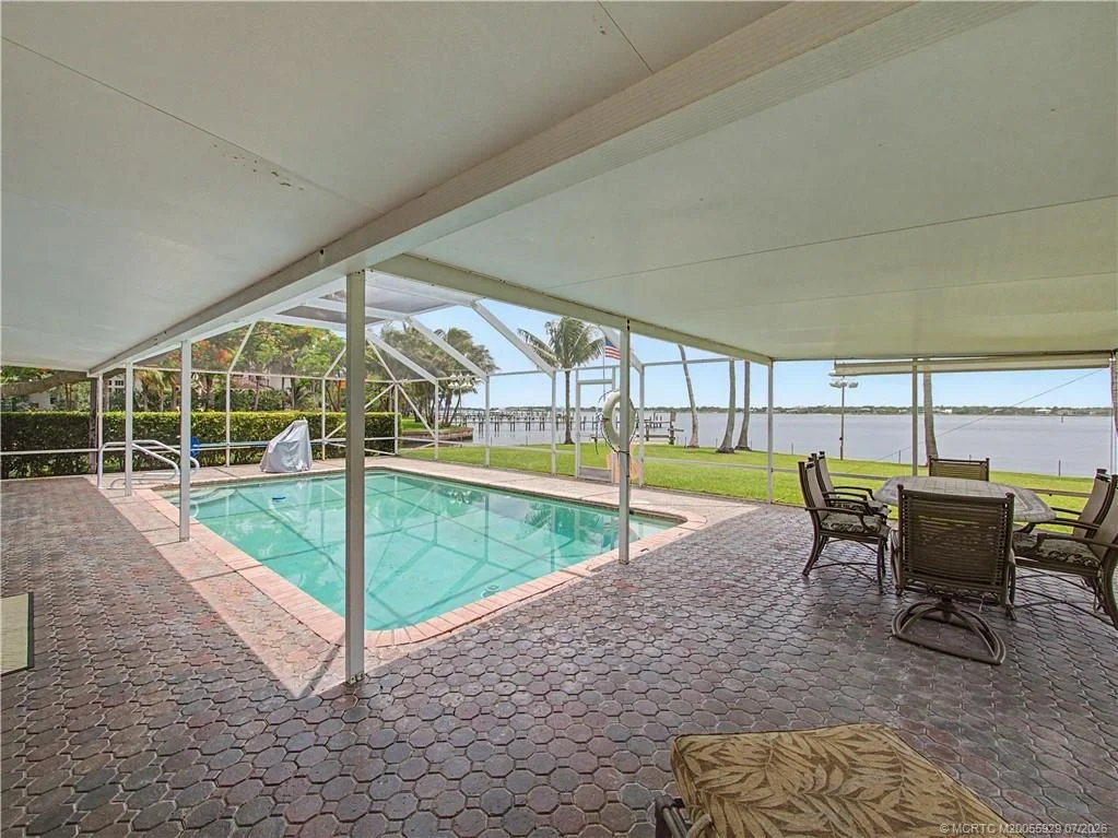 Photo of 1910 NW Cove Circle