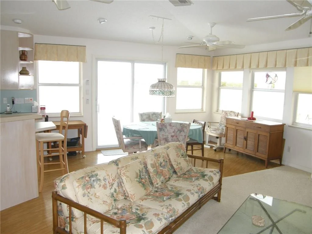 Photo of 14 Nettles Boulevard
