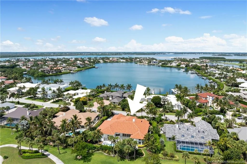 Photo of 6841 SE Harbor Circle