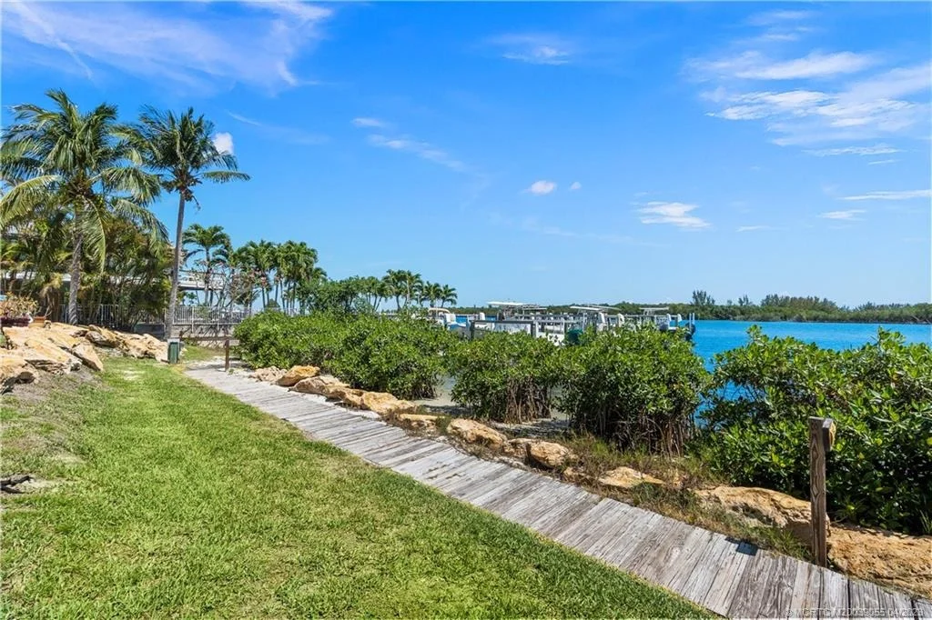 Photo of 5374 SE Inlet Place