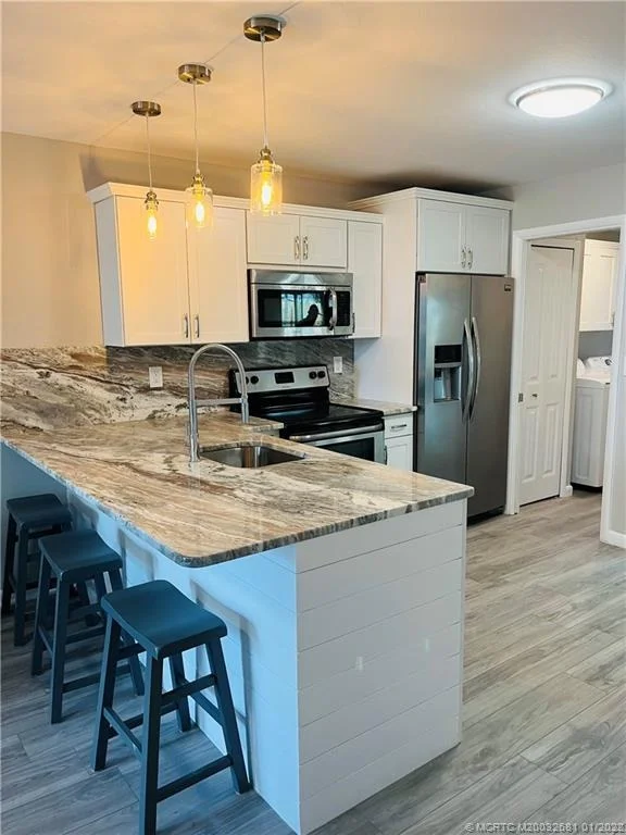 Photo of 411 SE PARKWAY Drive