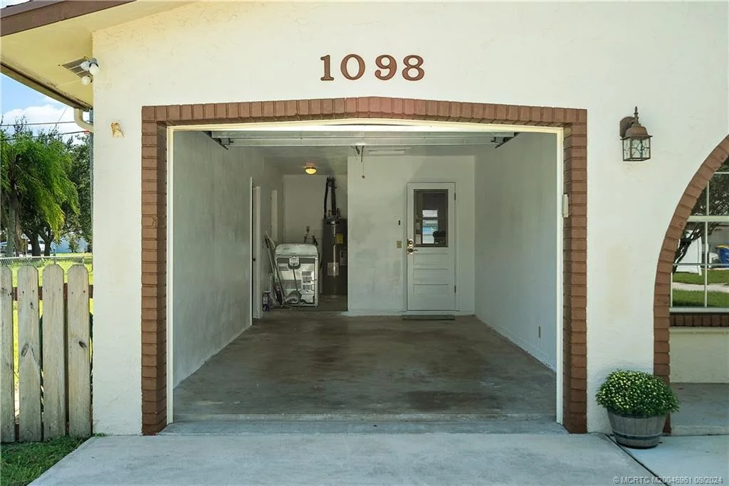Photo of 1098 NW 13th Street