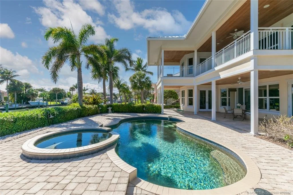 Photo of 5914 SE Horseshoe Point Road