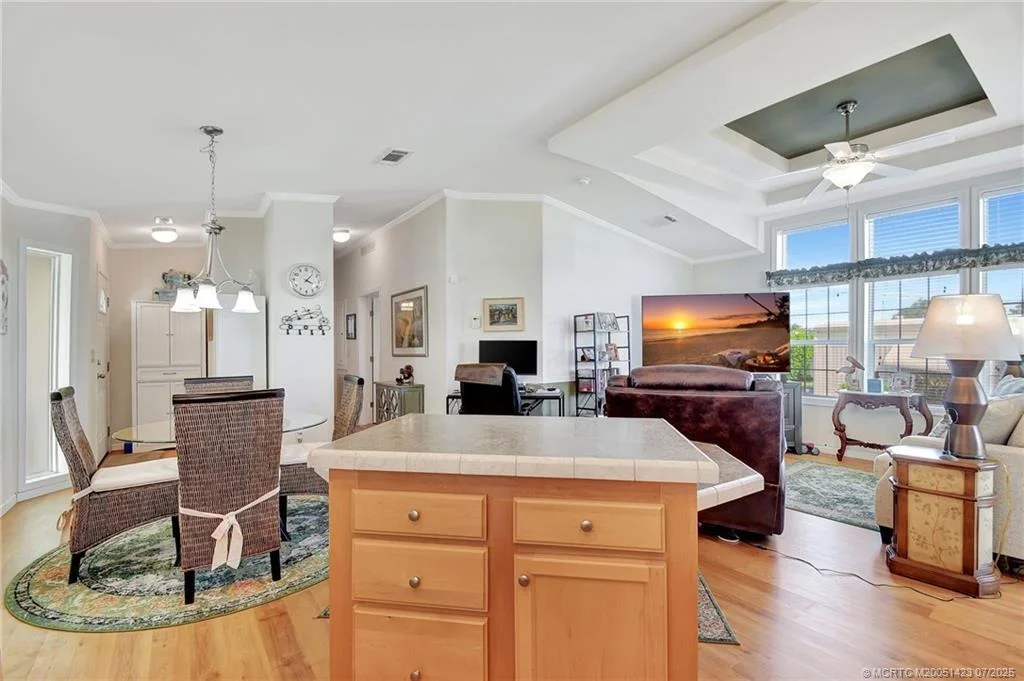 Photo of 4449 Royal Manor Boulevard