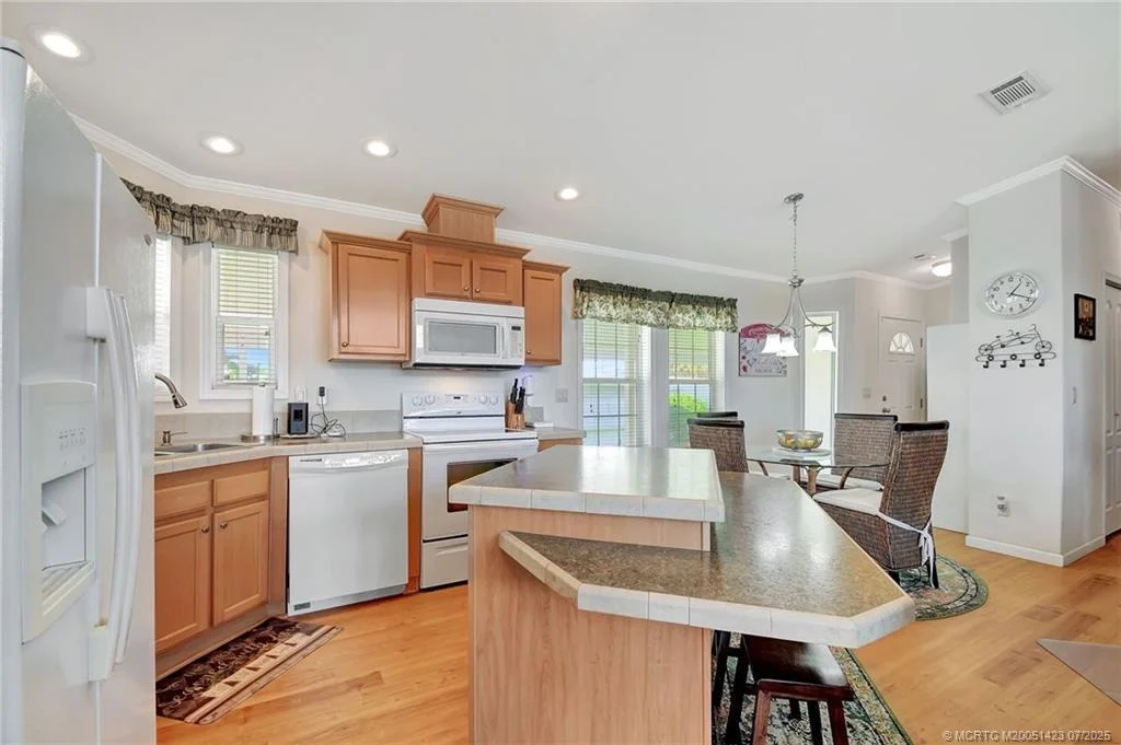 Photo of 4449 Royal Manor Boulevard