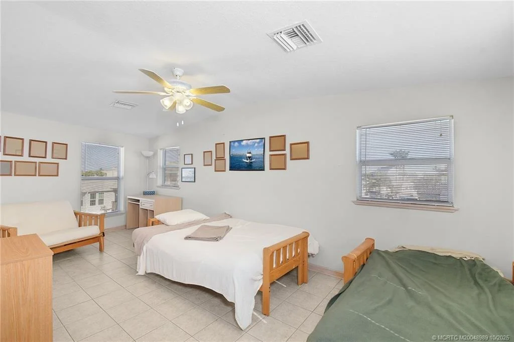 Photo of 29 Nettles Boulevard