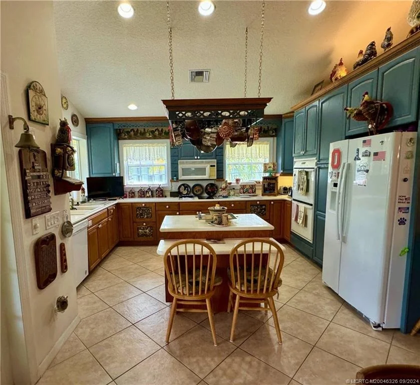 Photo of 4225 SE Centerboard Lane