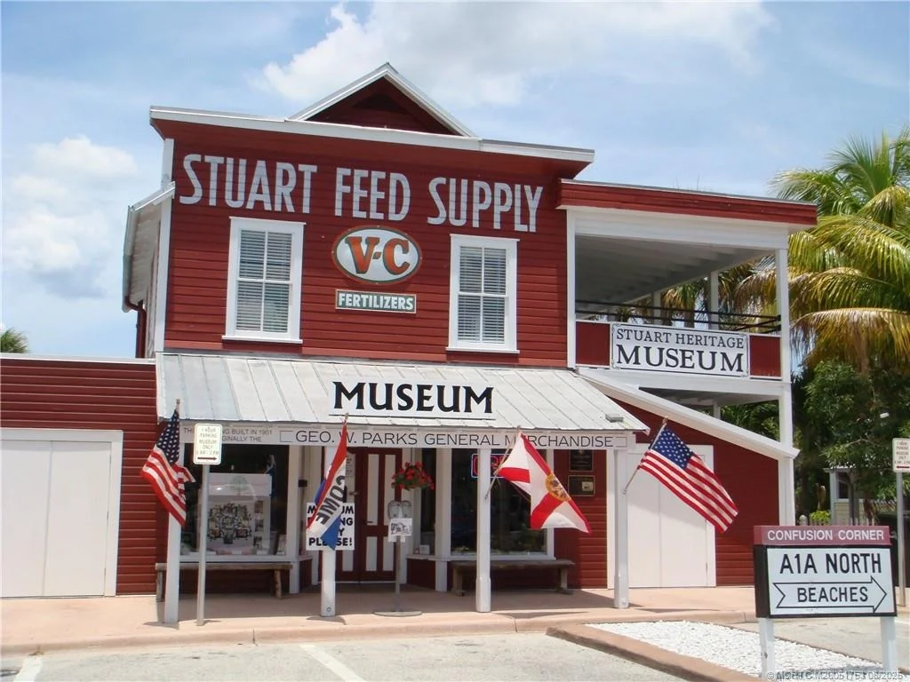 Photo of 200 SE Pelican Drive
