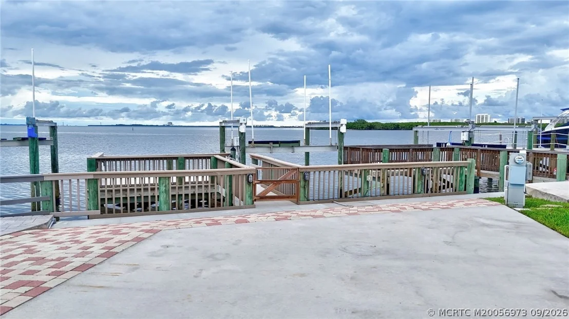 Photo of 5 Nettles Boulevard