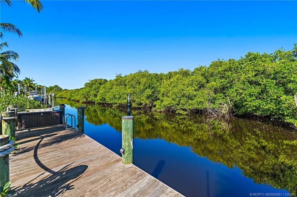 Photo of 655 SW Salerno Road