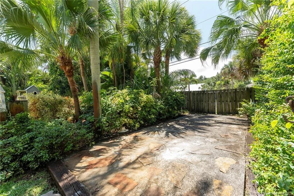Photo of 3890 SE Quanset Terrace