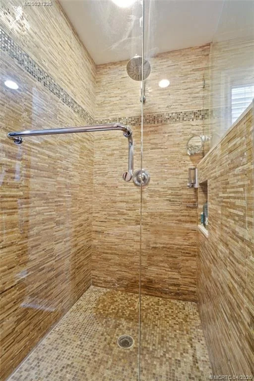 Photo of 1401 SE Riverside Drive