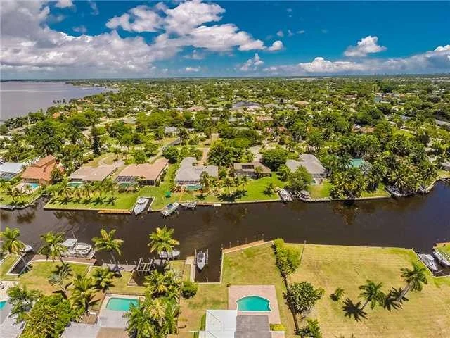 Photo of 1695 NW Harbor Place