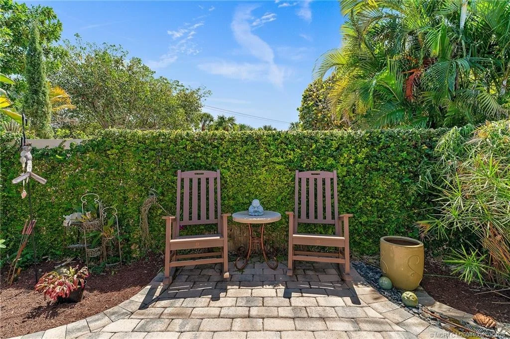 Photo of 333 SE Oriole Avenue