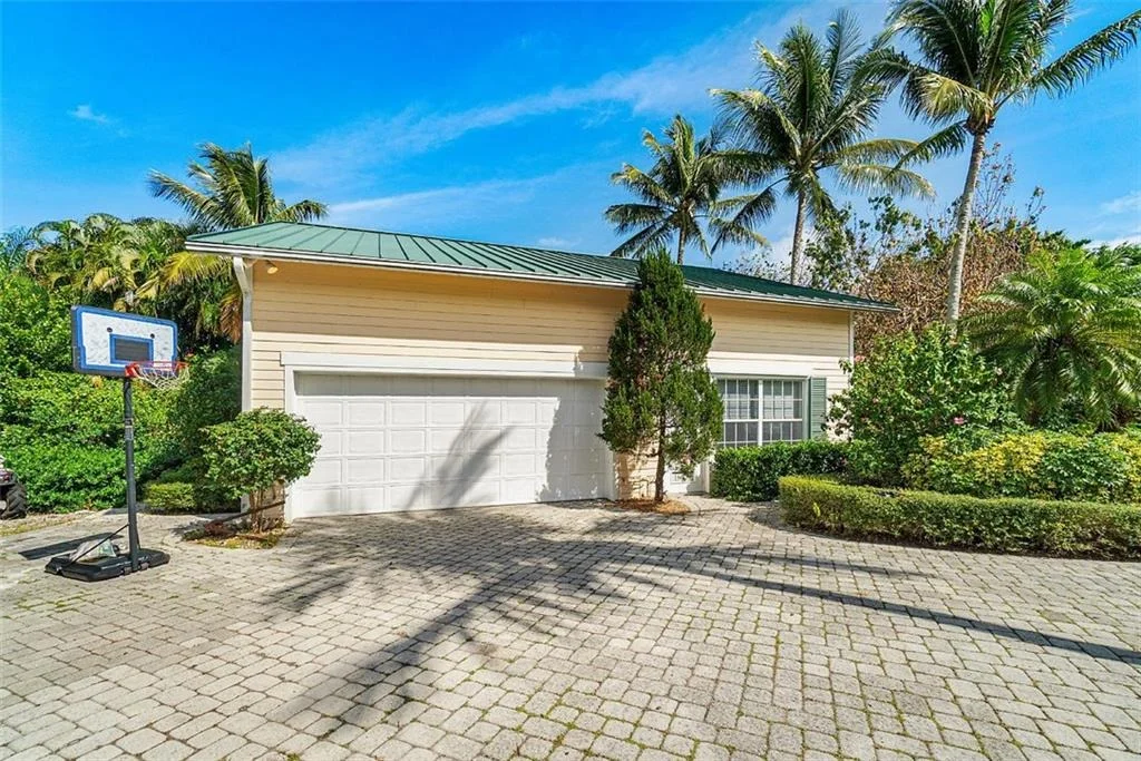 Photo of 5321 Point Lane E