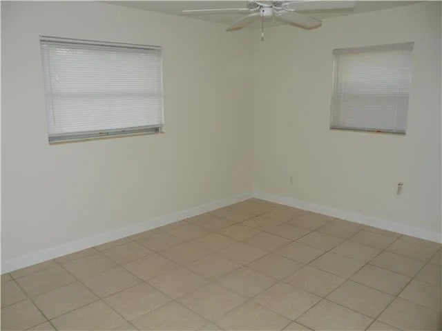 Photo of 804 SE Dolphin Drive