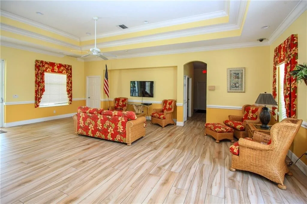Photo of 631 NW Red Pine Way