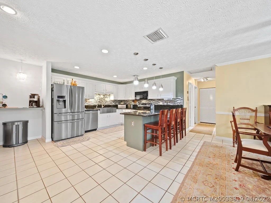 Photo of 3870 SE Quanset Terrace