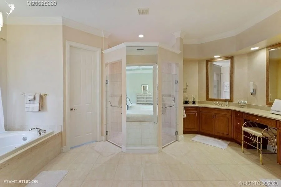 Photo of 6901 SE Harbor Circle